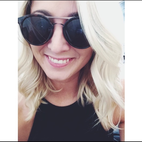 Meet your Posher, Melissa - Picture 1 of 1